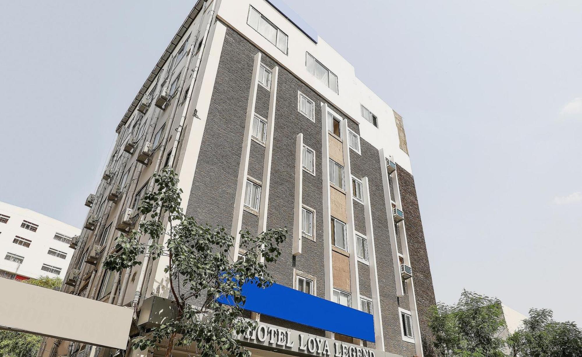 Capital O Sky Grand Hotel Hyderabad Bagian luar foto