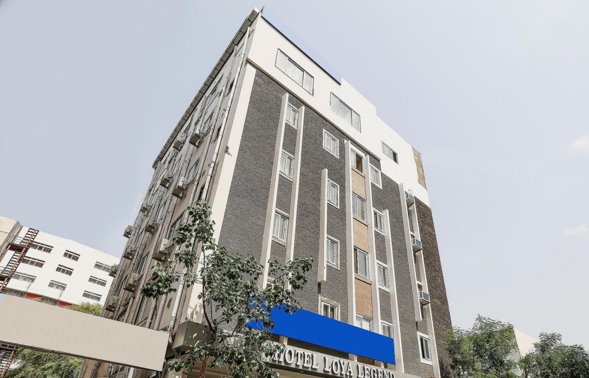 Capital O Sky Grand Hotel Hyderabad Bagian luar foto