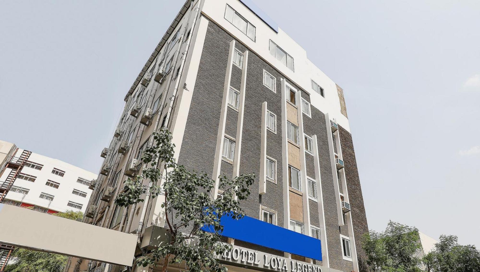 Capital O Sky Grand Hotel Hyderabad Bagian luar foto